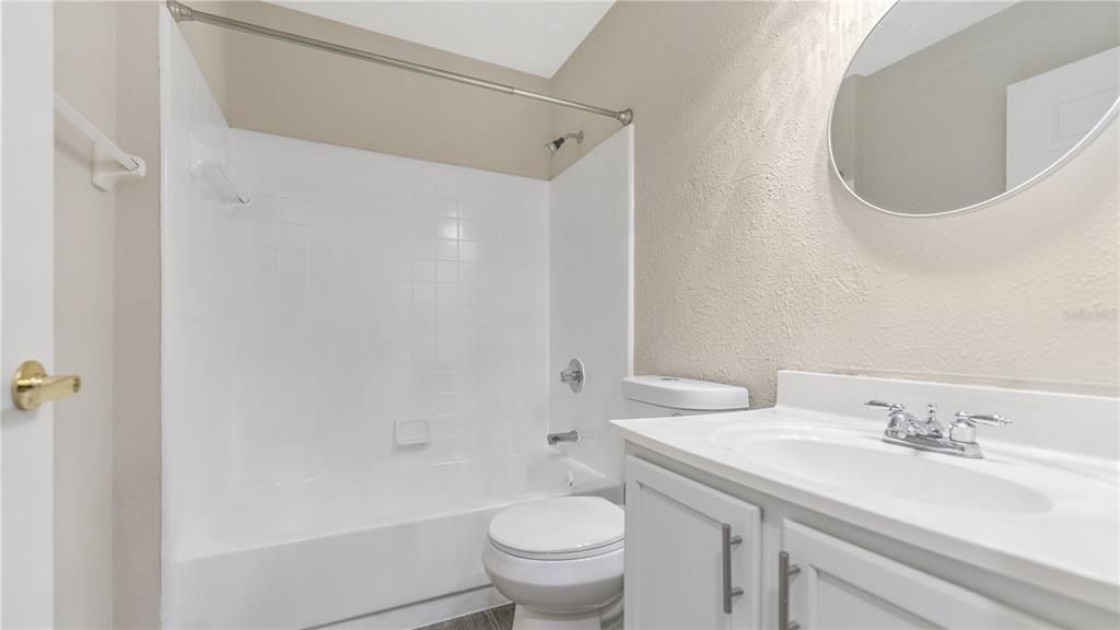 For Sale: $300,000 (3 beds, 2 baths, 1732 Square Feet)