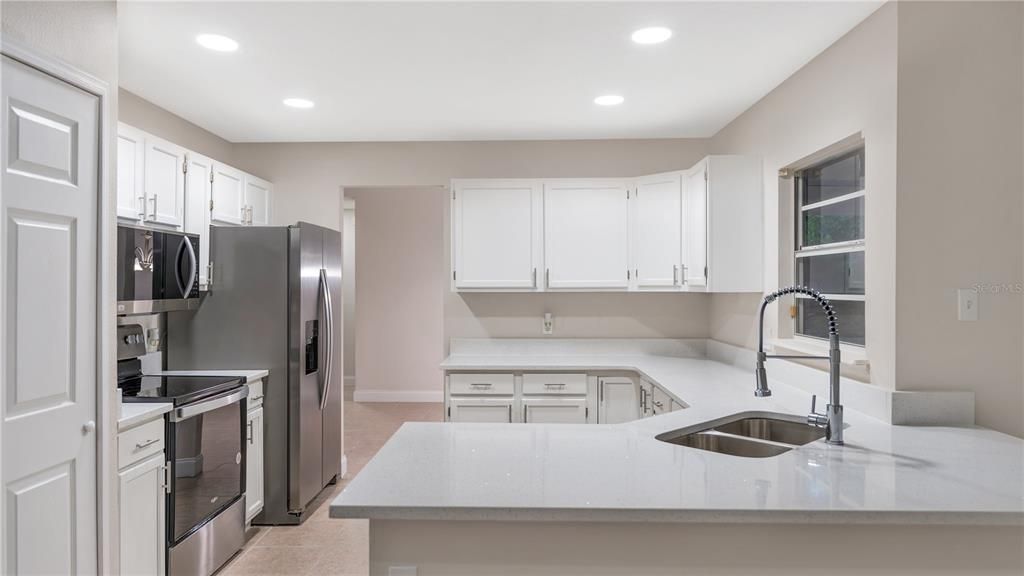 For Sale: $300,000 (3 beds, 2 baths, 1732 Square Feet)