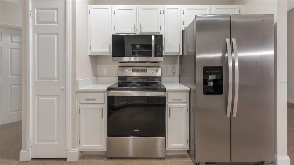 For Sale: $300,000 (3 beds, 2 baths, 1732 Square Feet)