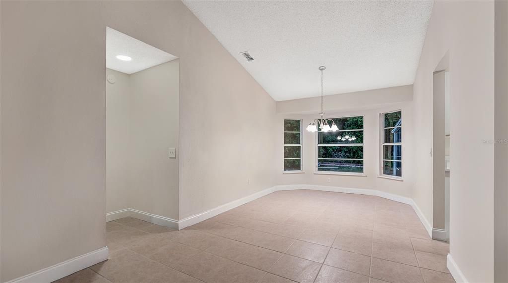 For Sale: $300,000 (3 beds, 2 baths, 1732 Square Feet)