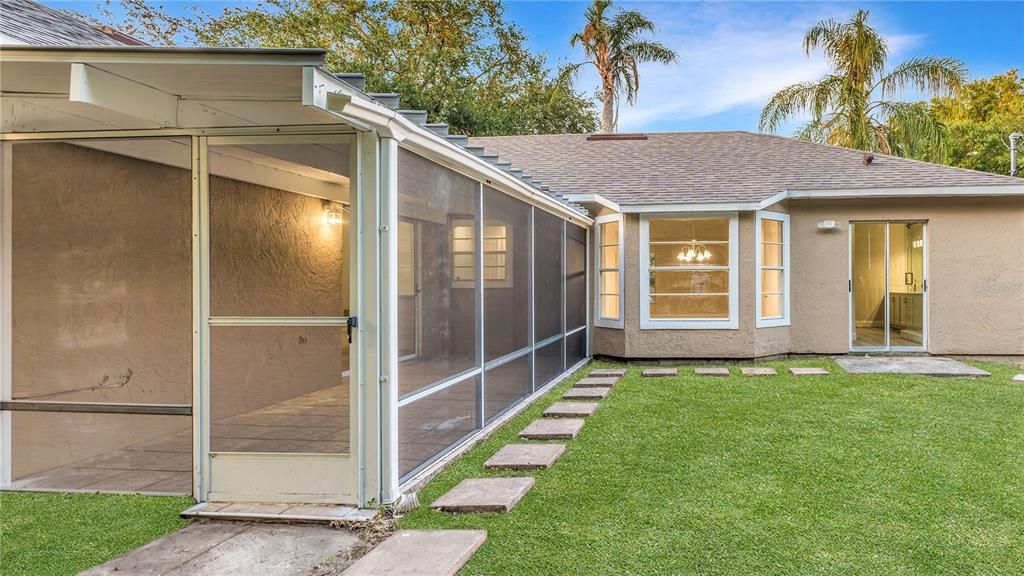 For Sale: $300,000 (3 beds, 2 baths, 1732 Square Feet)