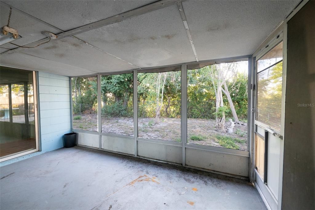 For Sale: $210,000 (3 beds, 2 baths, 1298 Square Feet)