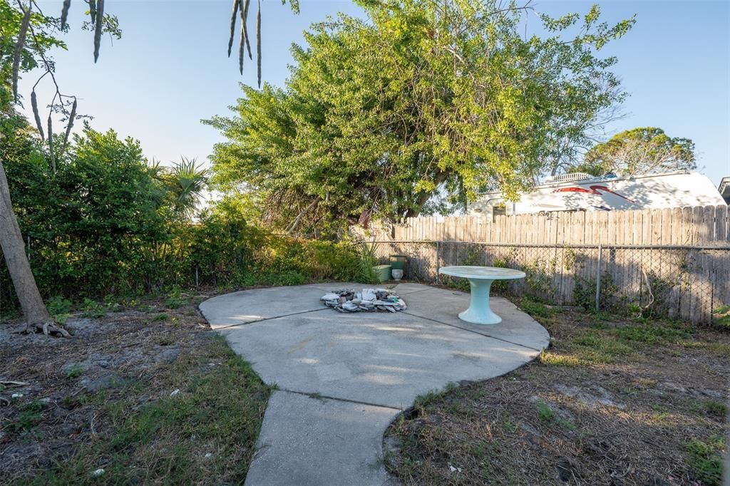 For Sale: $210,000 (3 beds, 2 baths, 1298 Square Feet)