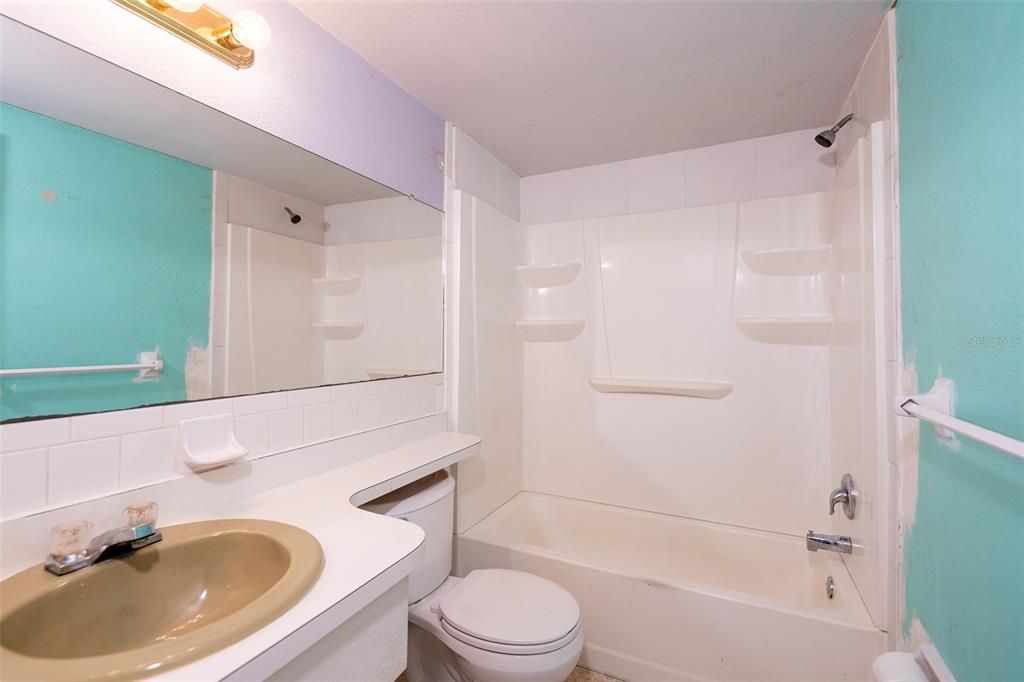 For Sale: $210,000 (3 beds, 2 baths, 1298 Square Feet)