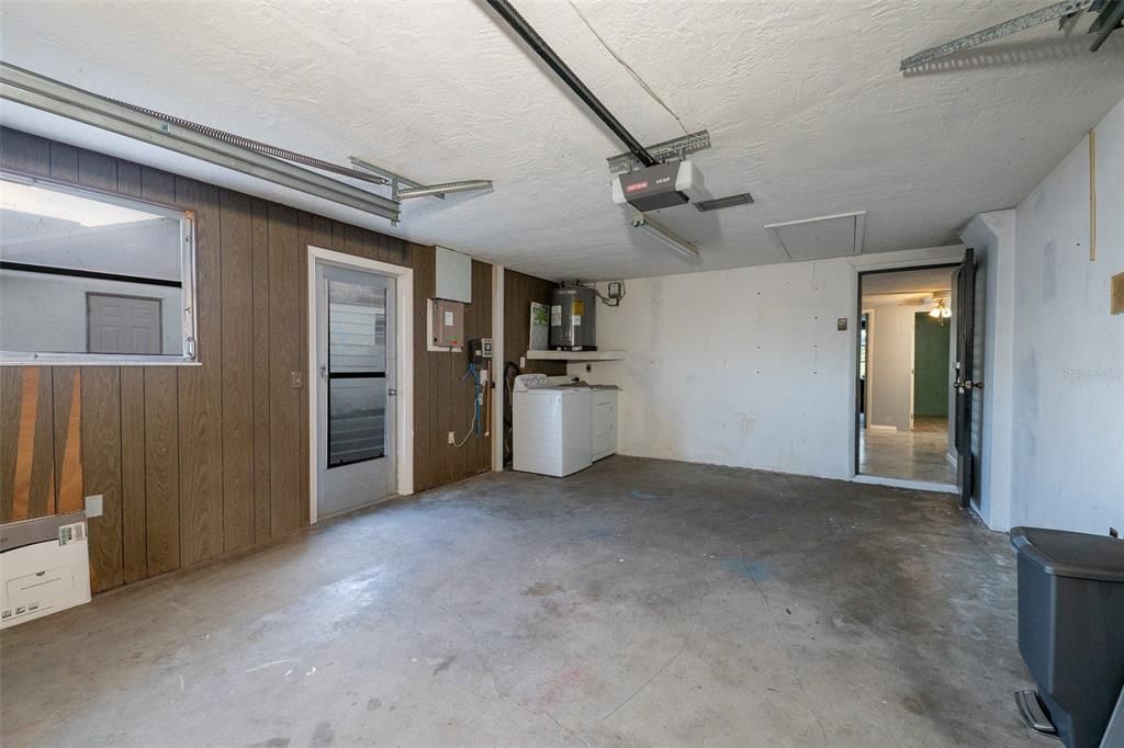 For Sale: $210,000 (3 beds, 2 baths, 1298 Square Feet)