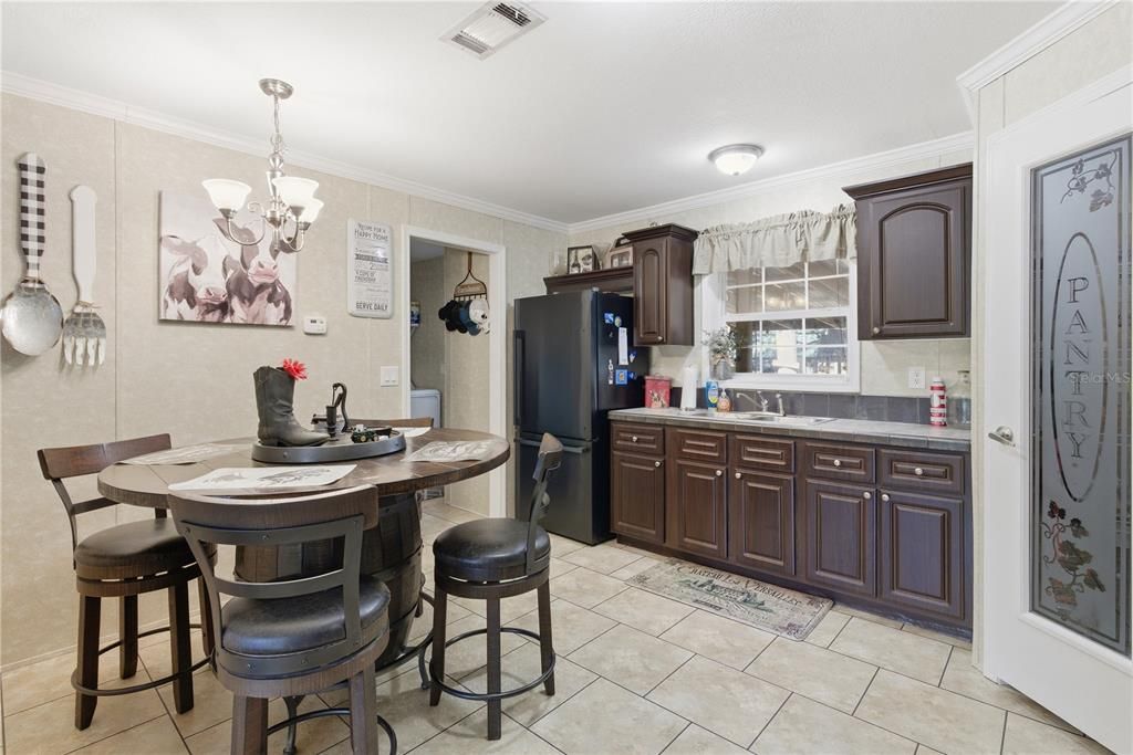 На продажу: $349,500 (3 спален, 2 ванн, 1188 Квадратных фут)