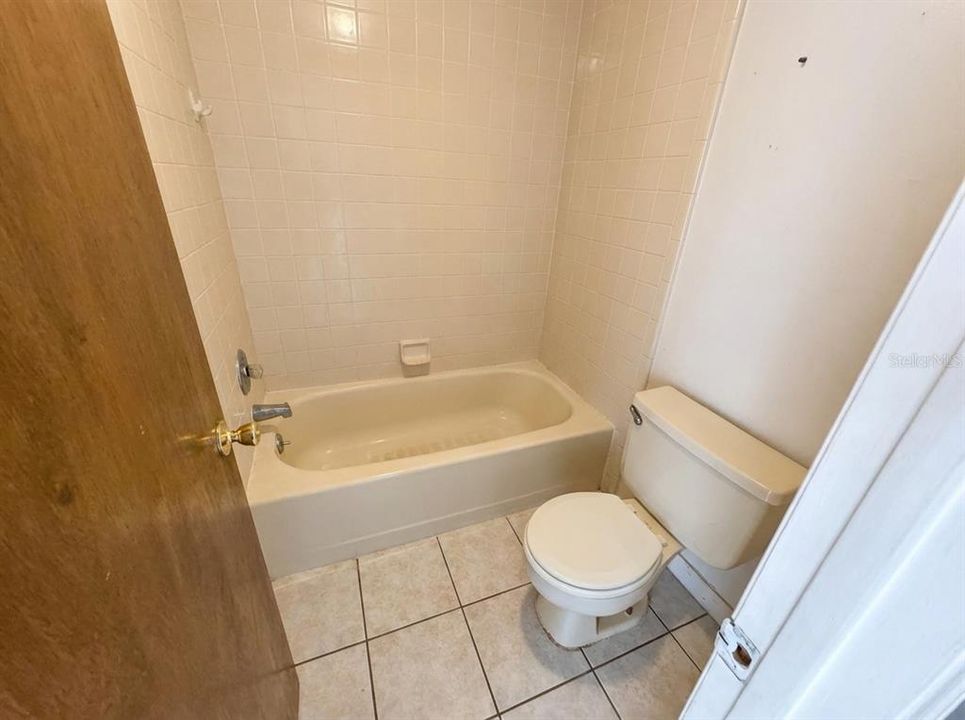 На продажу: $189,900 (2 спален, 2 ванн, 991 Квадратных фут)