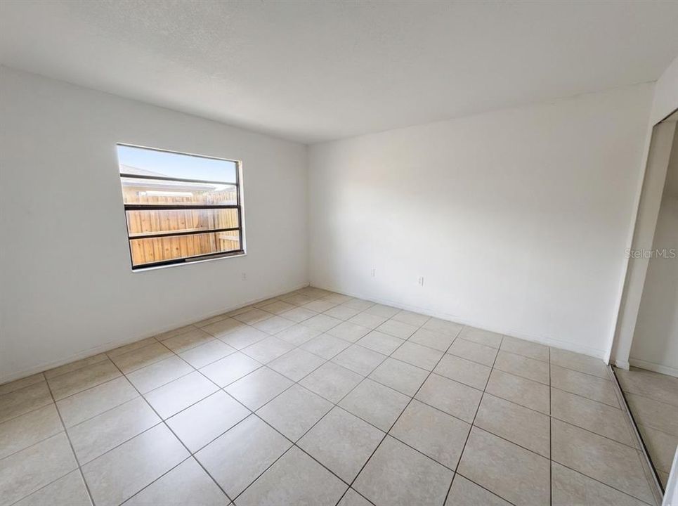 На продажу: $189,900 (2 спален, 2 ванн, 991 Квадратных фут)