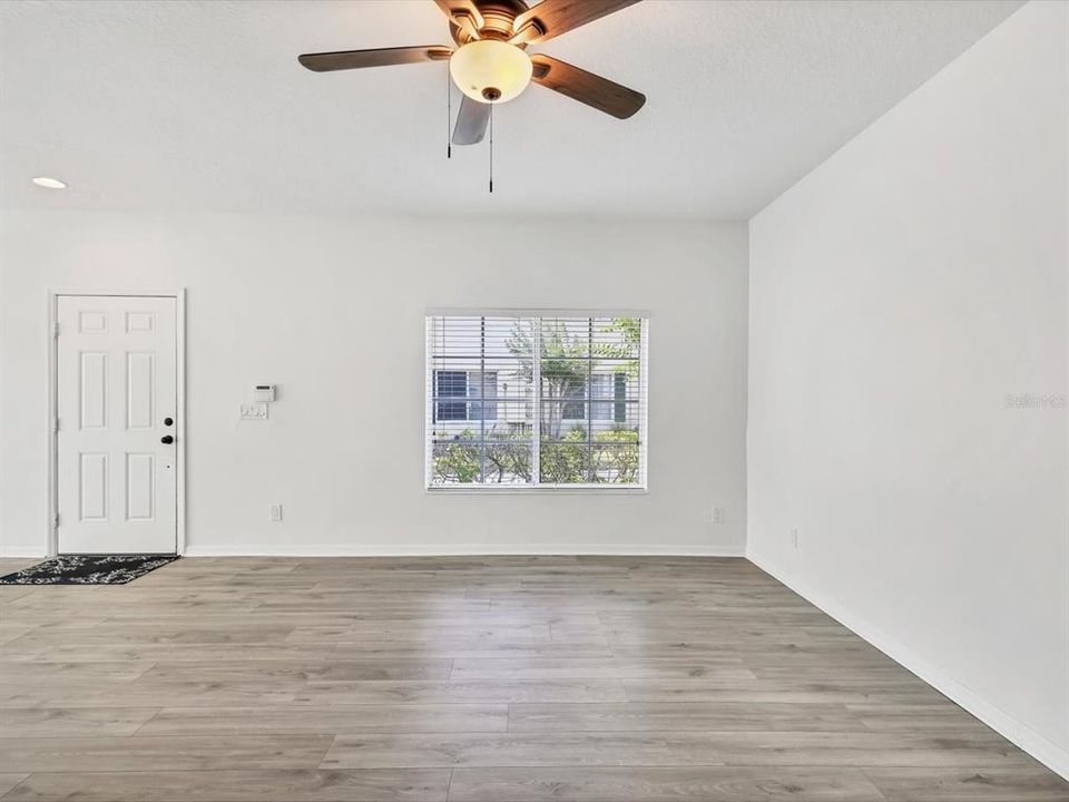 For Rent: $1,895 (3 beds, 2 baths, 1261 Square Feet)