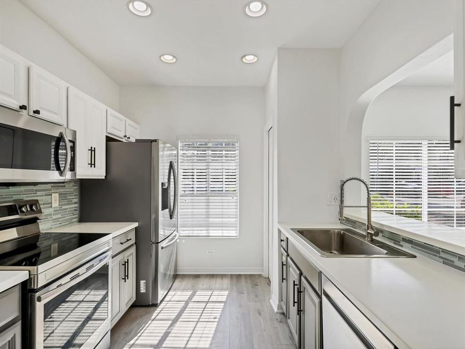 For Rent: $1,895 (3 beds, 2 baths, 1261 Square Feet)