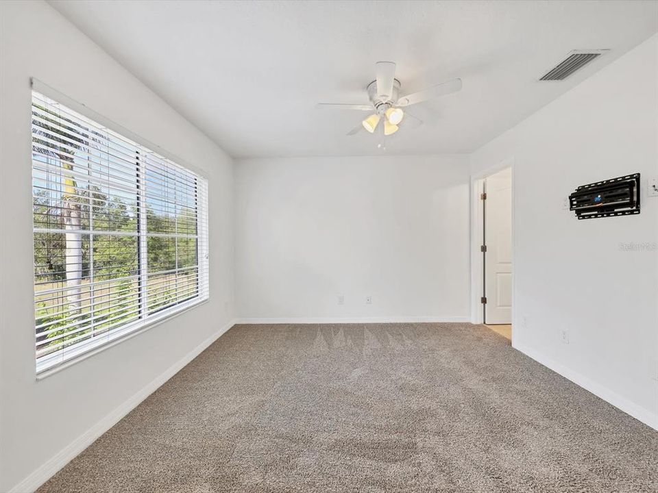 For Rent: $1,895 (3 beds, 2 baths, 1261 Square Feet)