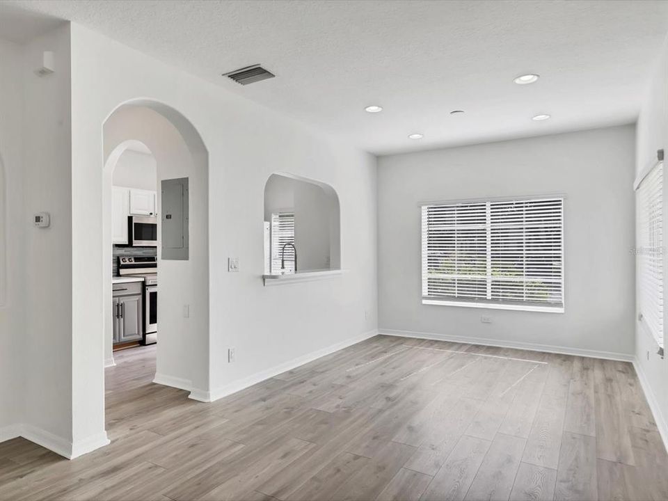 For Rent: $1,895 (3 beds, 2 baths, 1261 Square Feet)