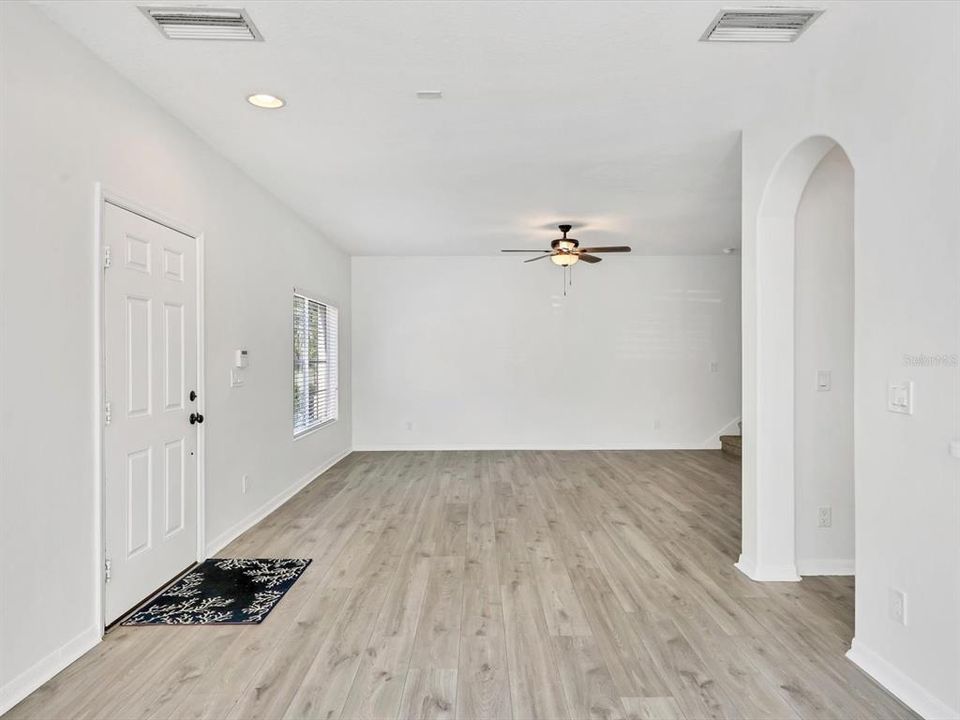 For Rent: $1,895 (3 beds, 2 baths, 1261 Square Feet)