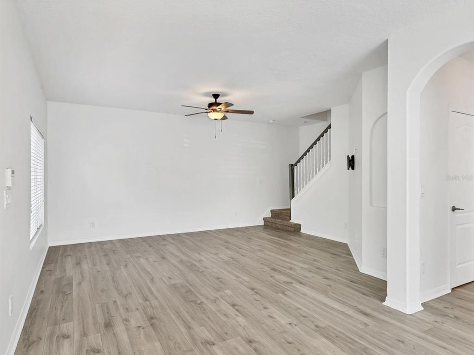 For Rent: $1,895 (3 beds, 2 baths, 1261 Square Feet)