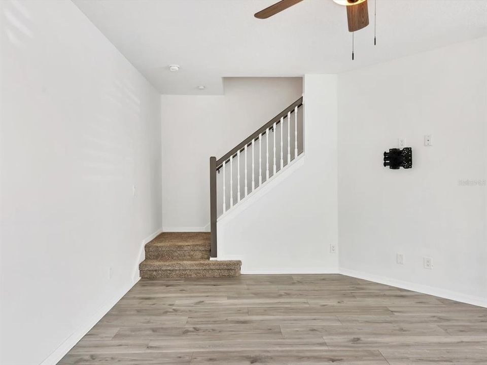 For Rent: $1,895 (3 beds, 2 baths, 1261 Square Feet)