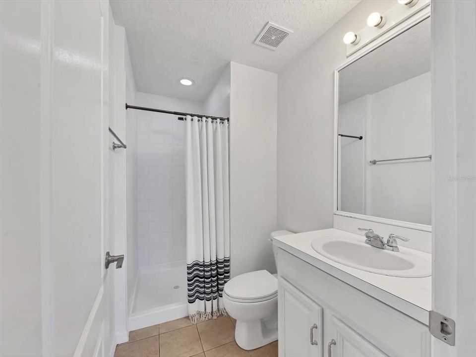 For Rent: $1,895 (3 beds, 2 baths, 1261 Square Feet)