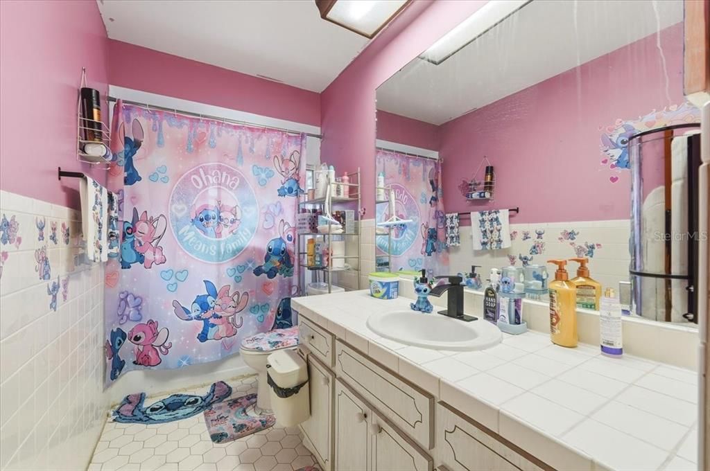 На продажу: $220,000 (3 спален, 2 ванн, 1353 Квадратных фут)