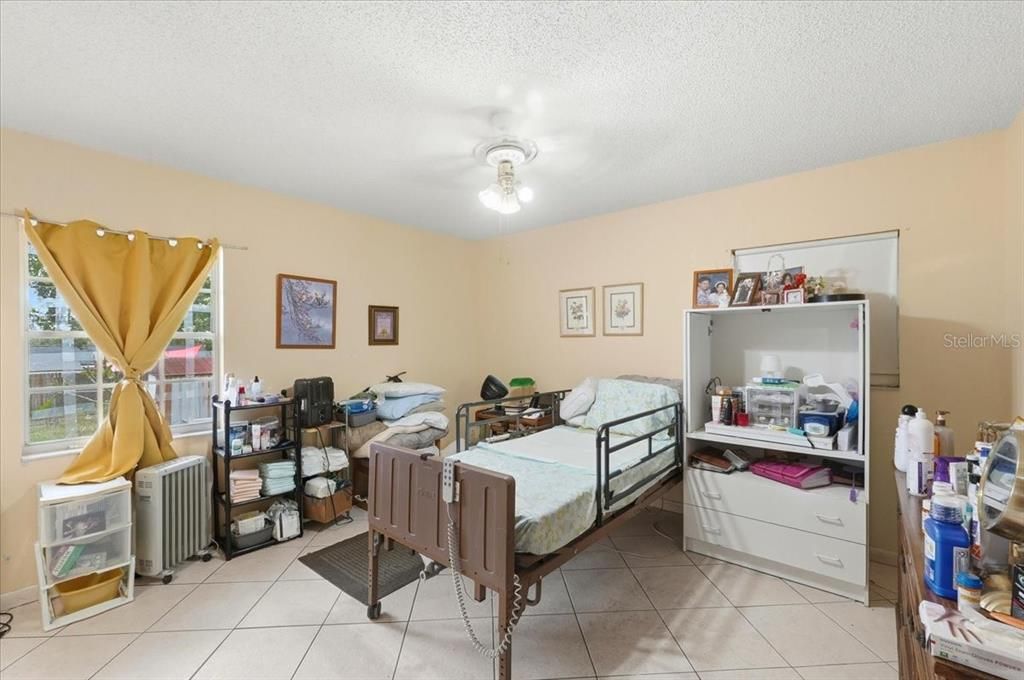 На продажу: $220,000 (3 спален, 2 ванн, 1353 Квадратных фут)