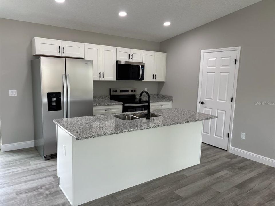 For Sale: $224,900 (3 beds, 2 baths, 1264 Square Feet)