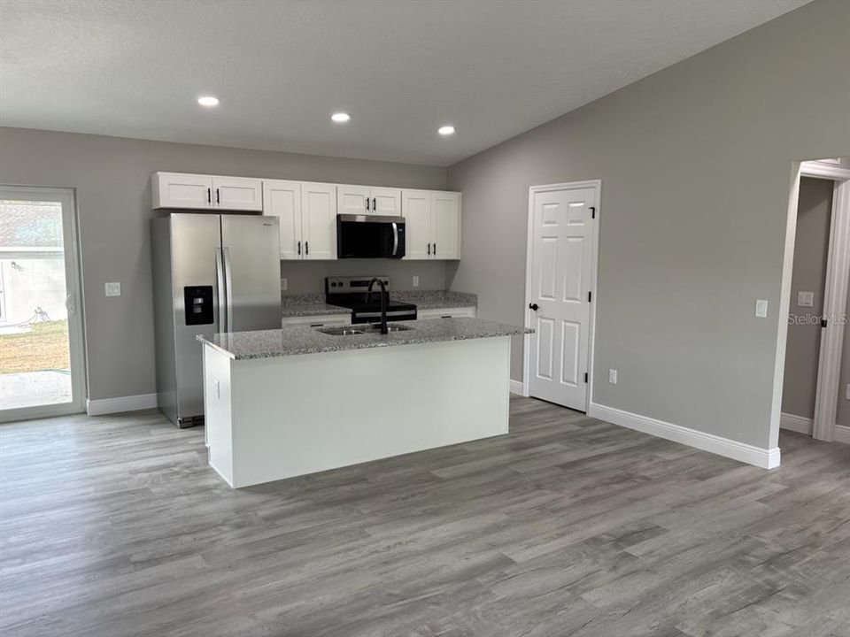 For Sale: $224,900 (3 beds, 2 baths, 1264 Square Feet)