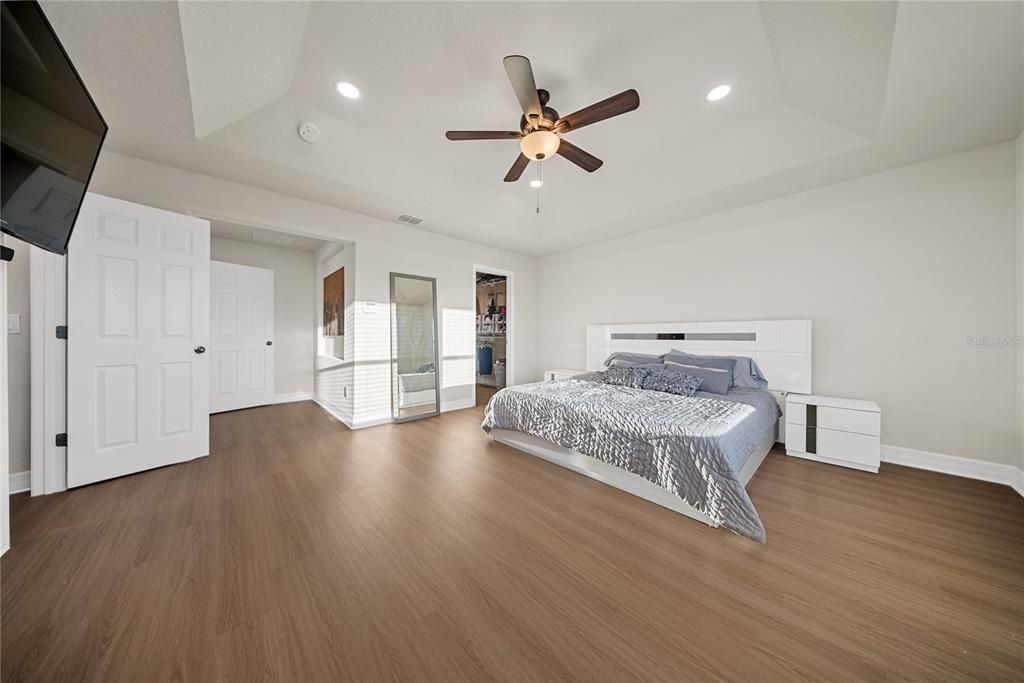 For Sale: $870,000 (4 beds, 2 baths, 2996 Square Feet)