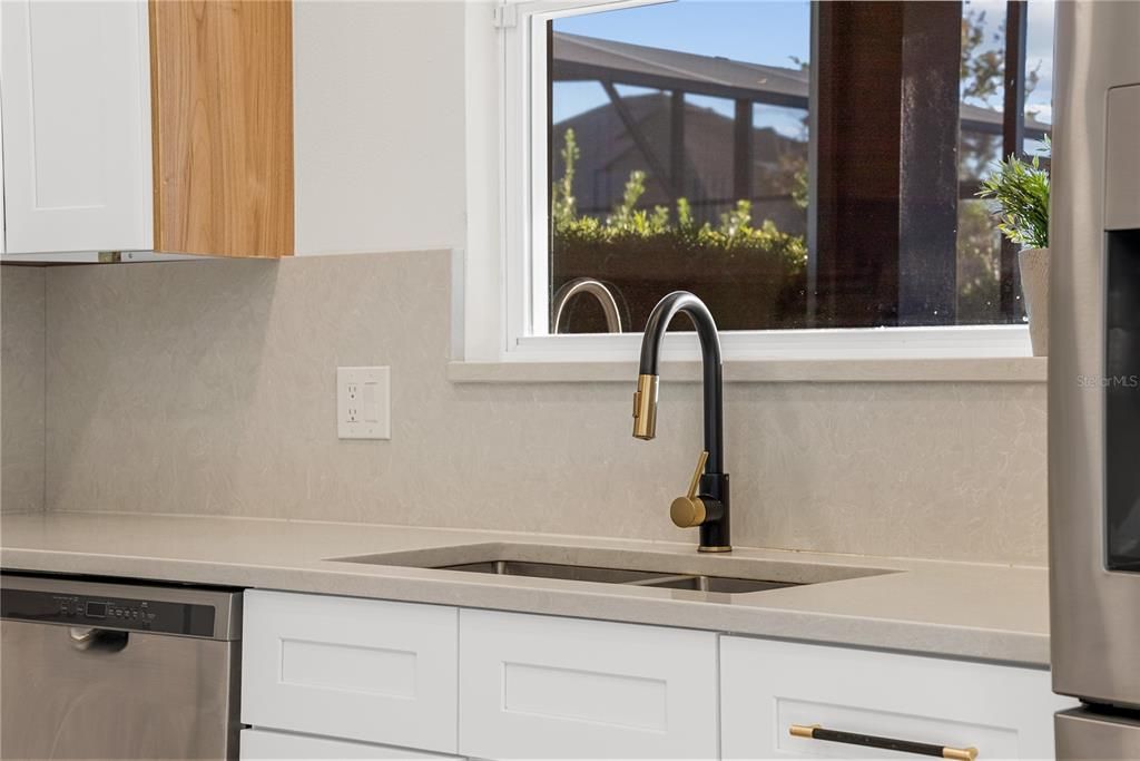 For Sale: $870,000 (4 beds, 2 baths, 2996 Square Feet)