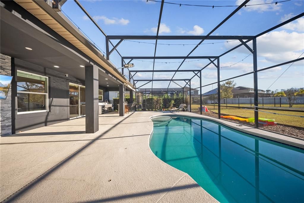 For Sale: $870,000 (4 beds, 2 baths, 2996 Square Feet)