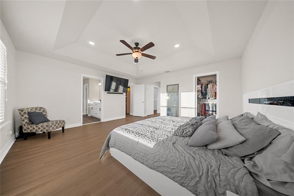 For Sale: $870,000 (4 beds, 2 baths, 2996 Square Feet)