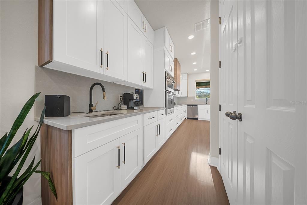 For Sale: $870,000 (4 beds, 2 baths, 2996 Square Feet)