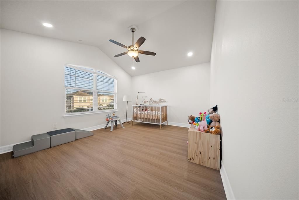 For Sale: $870,000 (4 beds, 2 baths, 2996 Square Feet)