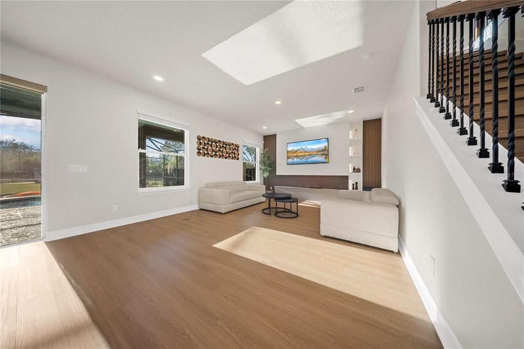 For Sale: $870,000 (4 beds, 2 baths, 2996 Square Feet)