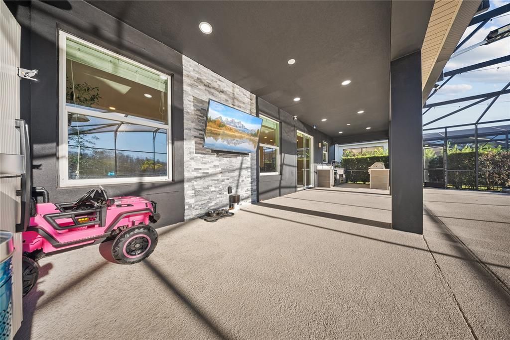 For Sale: $870,000 (4 beds, 2 baths, 2996 Square Feet)