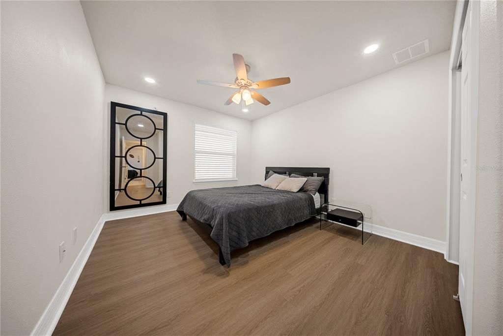 For Sale: $870,000 (4 beds, 2 baths, 2996 Square Feet)