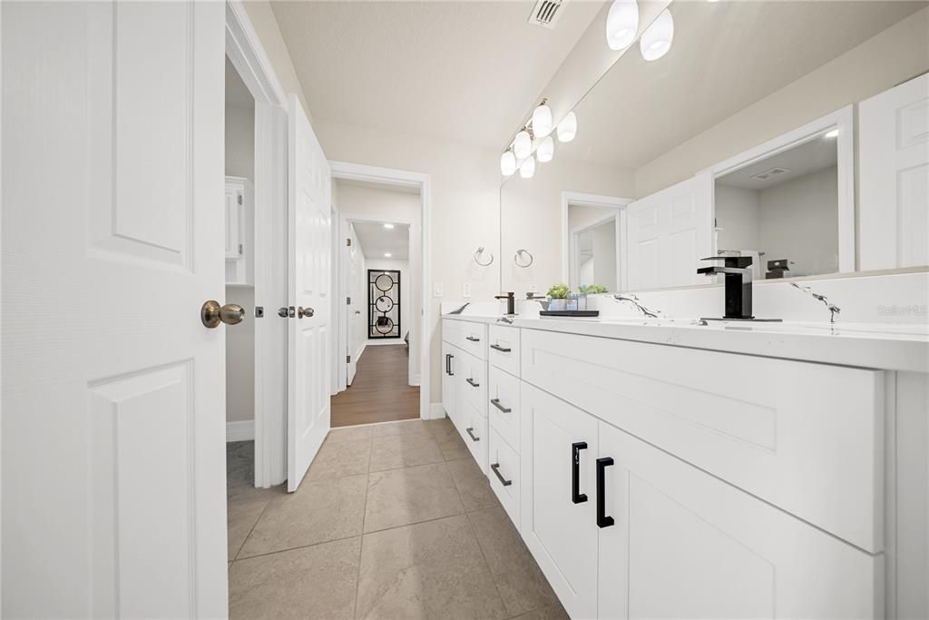 For Sale: $870,000 (4 beds, 2 baths, 2996 Square Feet)