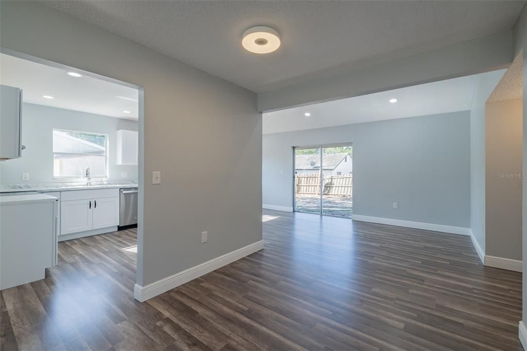 待售: $340,000 (3 贝兹, 2 浴室, 1294 平方英尺)