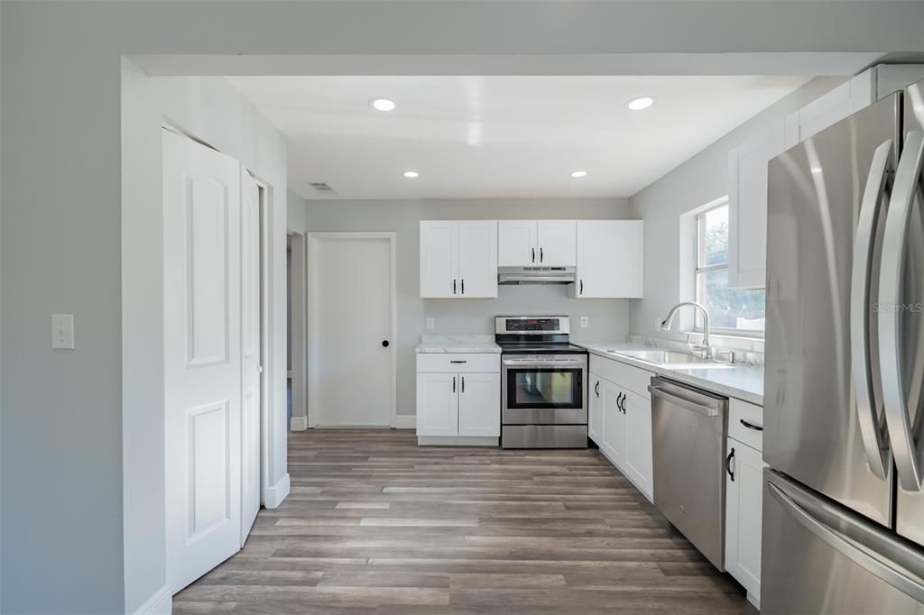 待售: $340,000 (3 贝兹, 2 浴室, 1294 平方英尺)