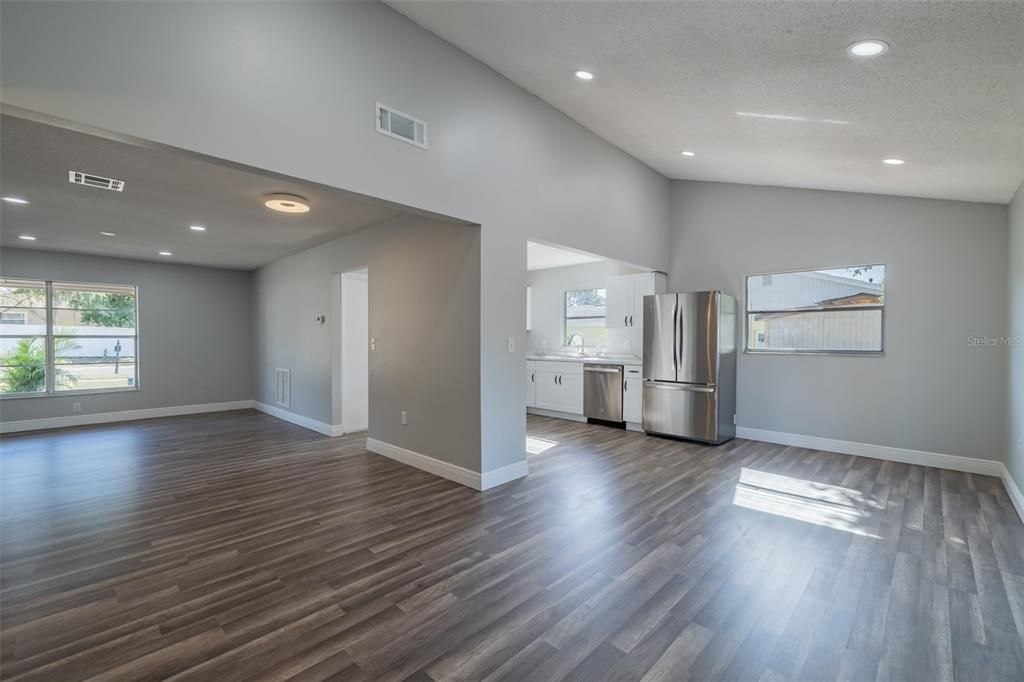 待售: $340,000 (3 贝兹, 2 浴室, 1294 平方英尺)