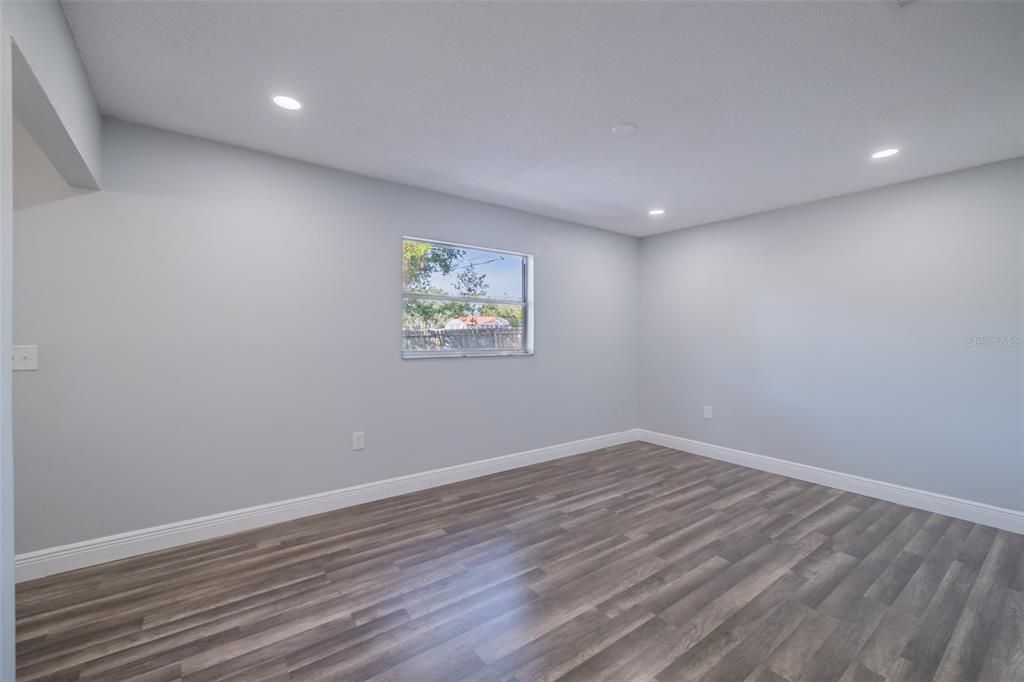 待售: $340,000 (3 贝兹, 2 浴室, 1294 平方英尺)