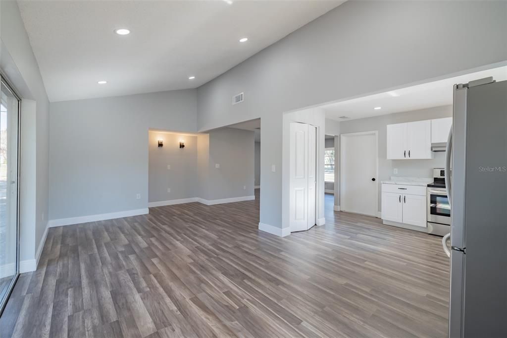 待售: $340,000 (3 贝兹, 2 浴室, 1294 平方英尺)