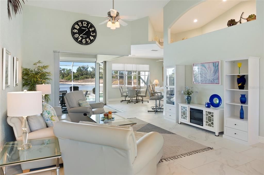 На продажу: $447,500 (3 спален, 2 ванн, 1951 Квадратных фут)