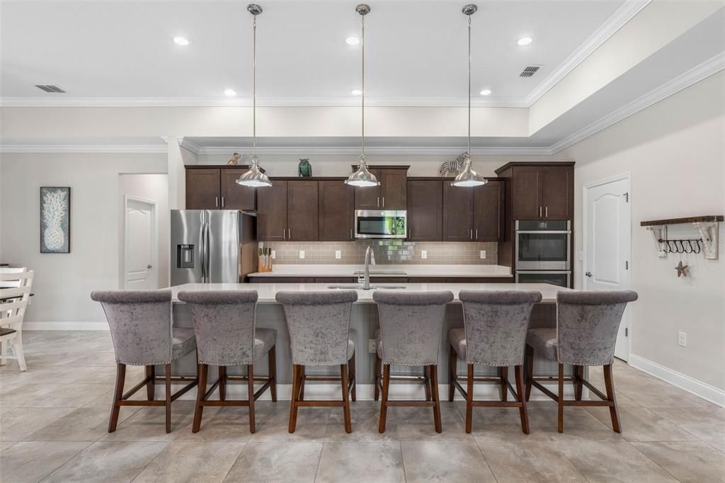 For Sale: $650,000 (4 beds, 3 baths, 2693 Square Feet)