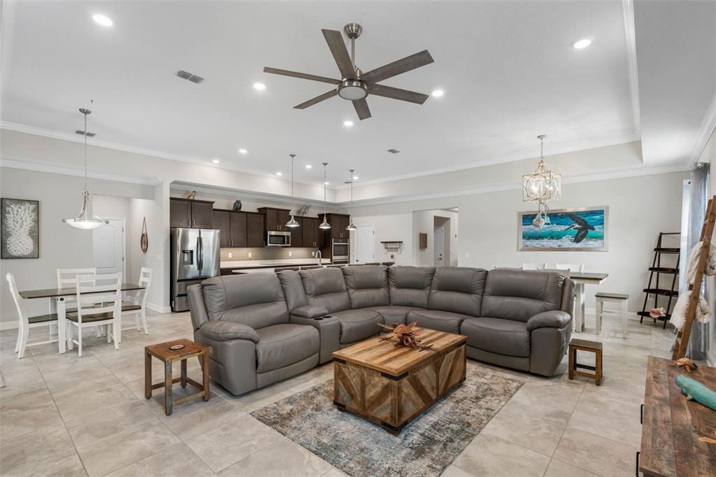 For Sale: $650,000 (4 beds, 3 baths, 2693 Square Feet)