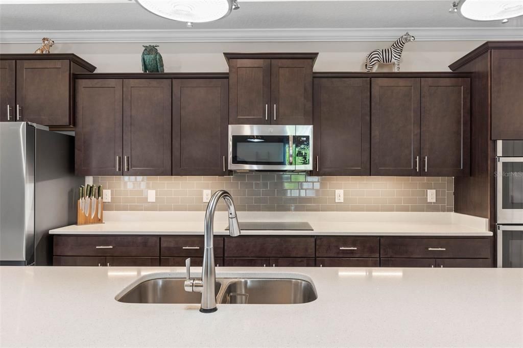 For Sale: $650,000 (4 beds, 3 baths, 2693 Square Feet)