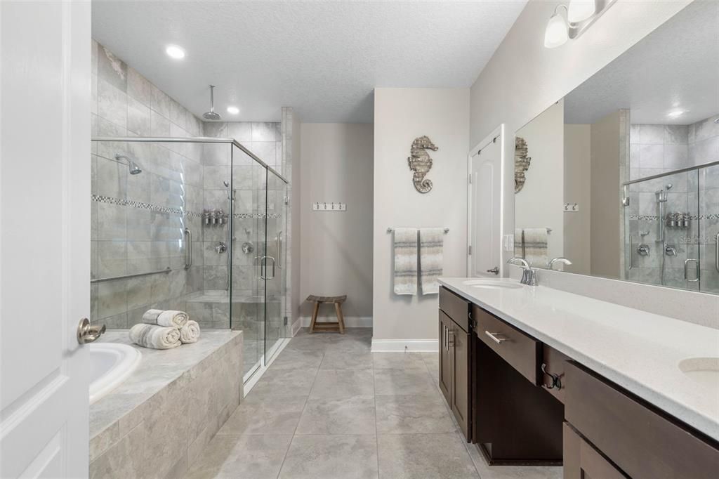 For Sale: $650,000 (4 beds, 3 baths, 2693 Square Feet)