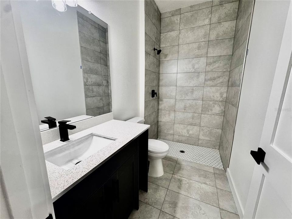 En Venta: $298,900 (4 camas, 3 baños, 1771 Pies cuadrados)