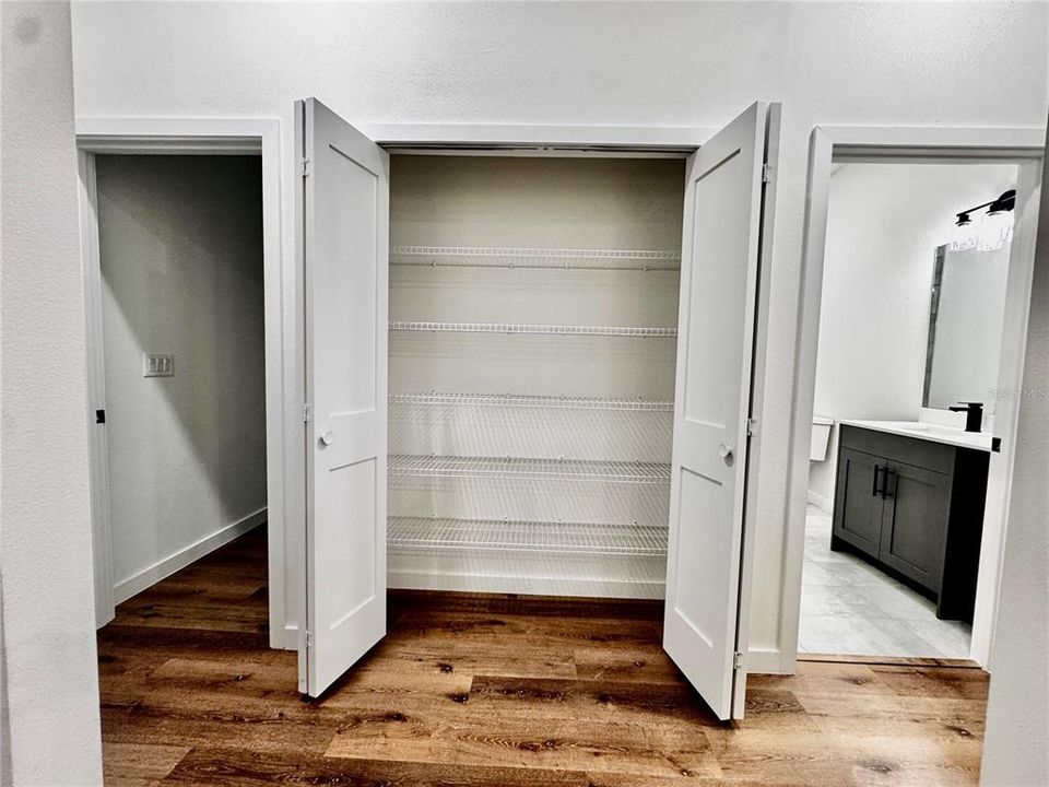 En Venta: $298,900 (4 camas, 3 baños, 1771 Pies cuadrados)