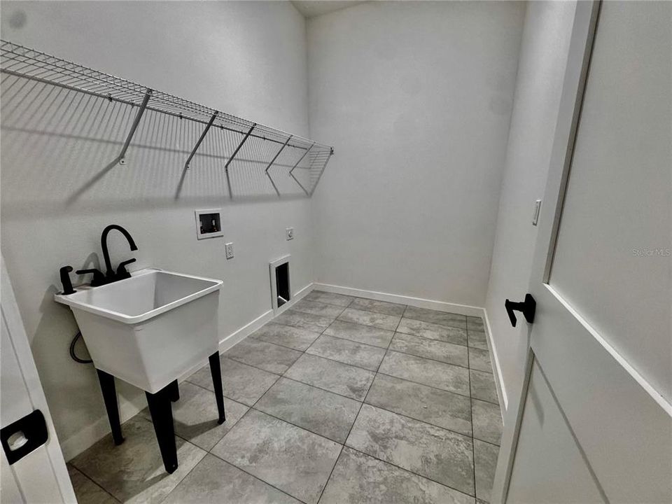 En Venta: $298,900 (4 camas, 3 baños, 1771 Pies cuadrados)