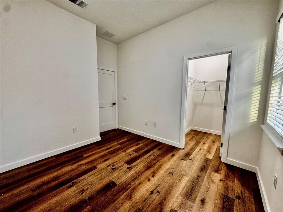 En Venta: $298,900 (4 camas, 3 baños, 1771 Pies cuadrados)