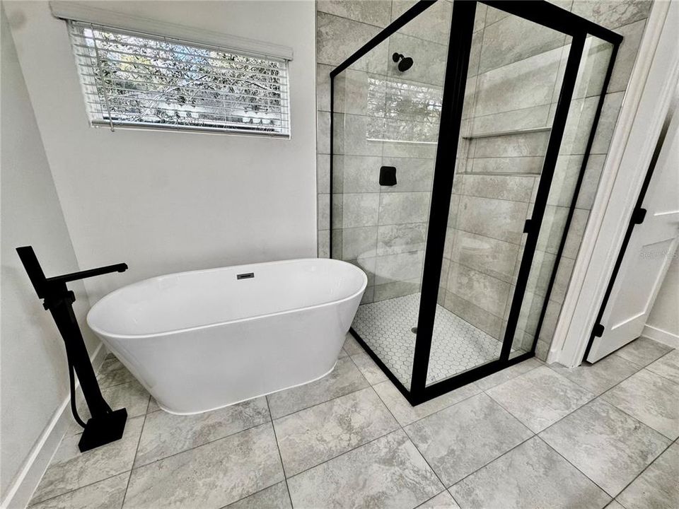 En Venta: $298,900 (4 camas, 3 baños, 1771 Pies cuadrados)