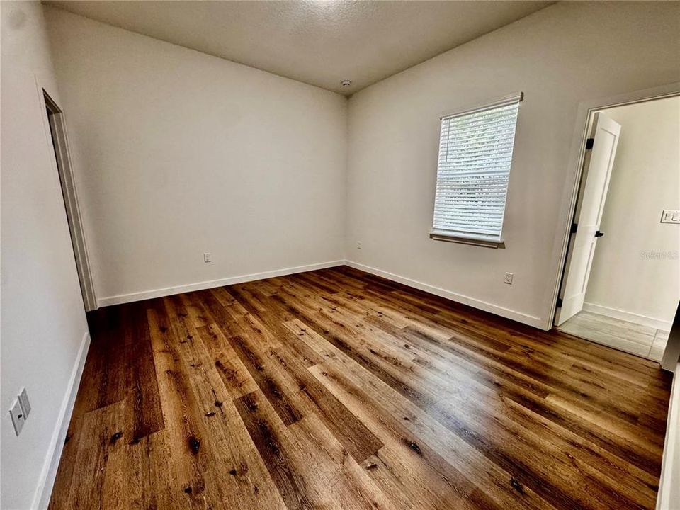 En Venta: $298,900 (4 camas, 3 baños, 1771 Pies cuadrados)